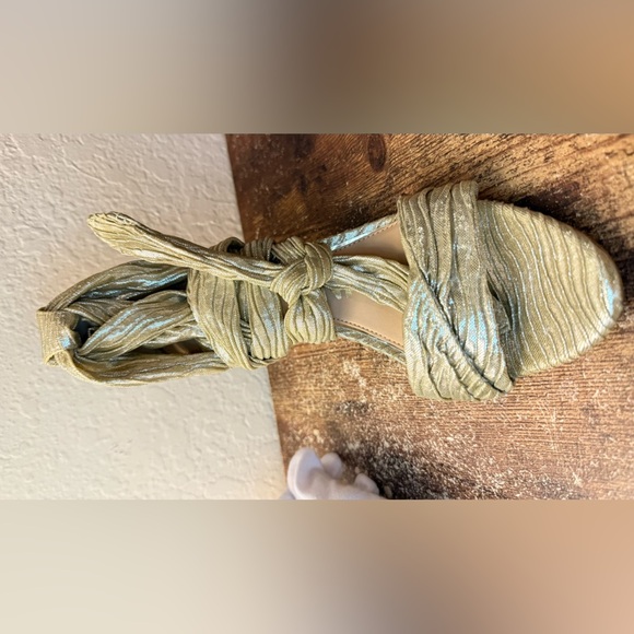 Gianni Bini Gold Strappy Heels sandals - Picture 8 of 13